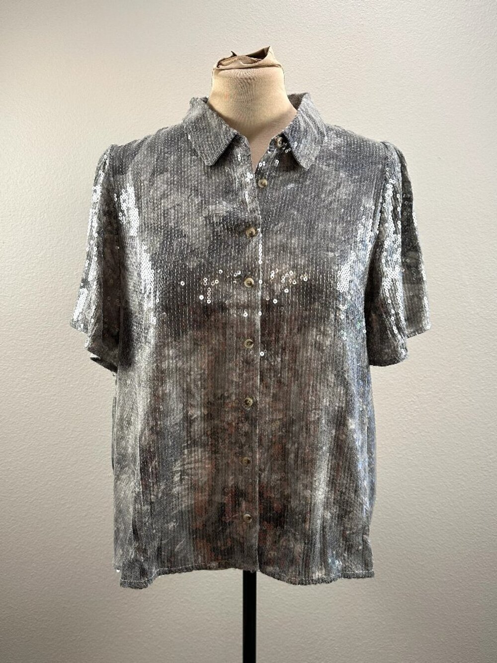 Pilcro Short Sleeve Buttondown Sequin Top NWT - Picture 4 of 8